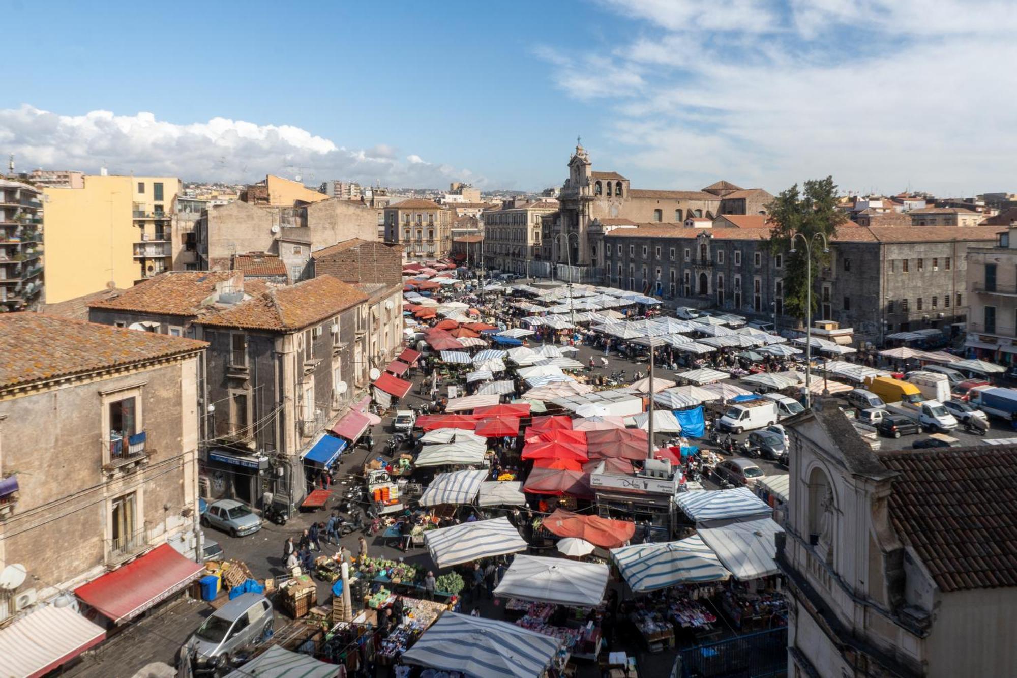 B&B I Miti Dell Etna Catania Centro Vicino Il Duomo Buitenkant foto